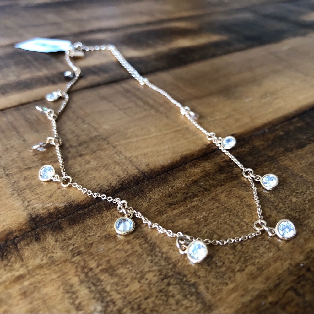 Gold and rhinestone dainty choker necklace 💖